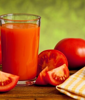 Jugo de tomate sin sal para reducir el colesterol y la presión
