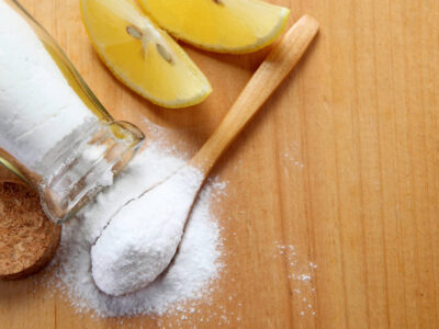 Por qué es bueno hacer gárgaras de bicarbonato con limón