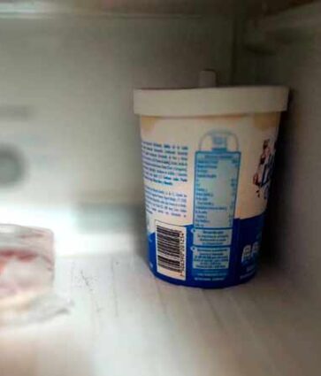 Por estas razones NO debes guardar comida en envases de yogur