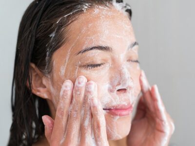 Jabones de farmacia que limpian tus poros a profundidad, ¡sin resecar la piel!