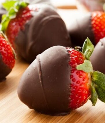 Regala un postre SIN AZÚCAR para San Valentín con estas ricas fresas cubiertas de chocolate
