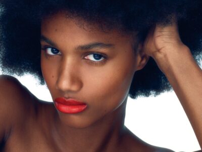 Cómo cuidar, aceptar y brillar con tu cabello afro rizado natural 