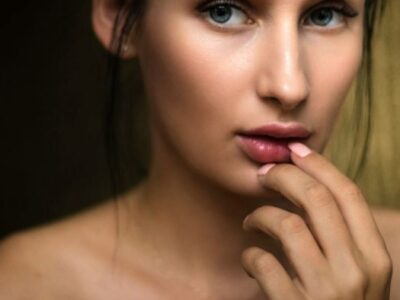 Aumenta el volumen de tus labios con estas prácticas caseras