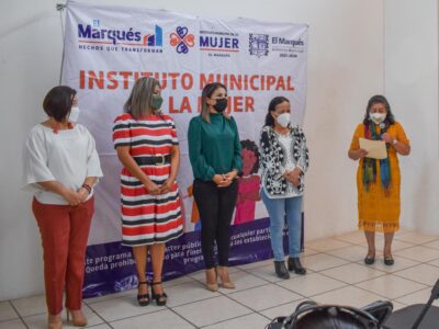 Instituto Municipal de la Mujer de El Marqués entrega resultados de mastografías a 35 mujeres de 4 comunidades