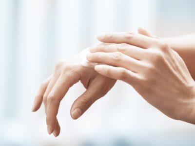 Secretos infalibles para sanar tus manos secas y agrietadas