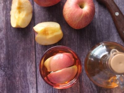 Aprovecha el vinagre de manzana para desaparecer las arrugas de tu rostro