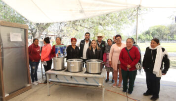 Entrega DIF Estatal Querétaro equipamiento para comedores escolares