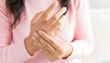 3 remedios caseros impensados para reducir la hinchazón de tus manos