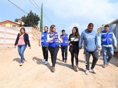 Titular de CEI supervisa mejoramiento de calles en Tequisquiapan