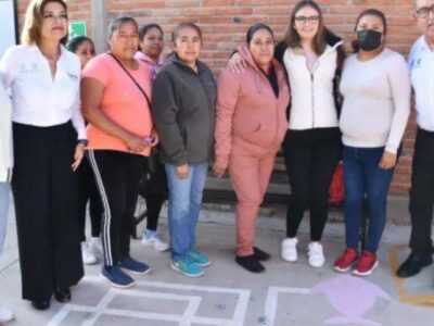Lupita Pérez Montes en conjunto con el IFEQ entregan obras en escuelas públicas del municipio de Ezequiel Montes