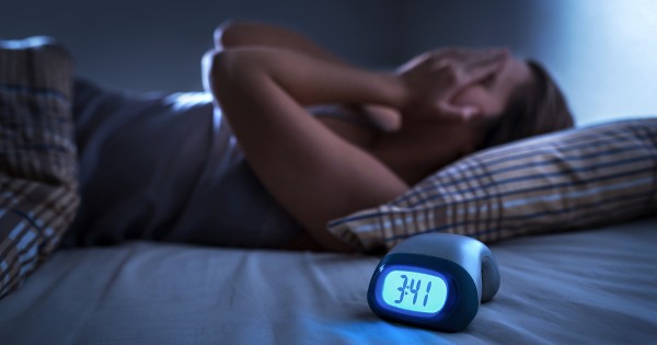 ¿Qué pasa con el cuerpo al no dormir lo suficiente?
