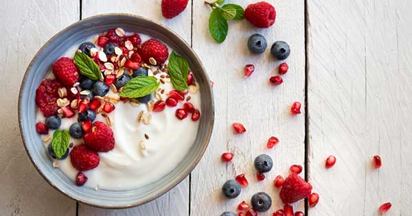 Yogur con frutos rojos, ¿cómo beneficia a las personas con diabetes tipo 2?