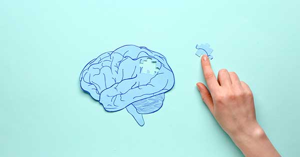 2 importantes cambios que se observan en el cerebro de personas con Alzheimer